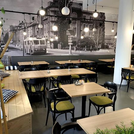 Ap 1 - Apartments 4U Brezinova "Overnight Simply" Hradec Králové Екстериор снимка