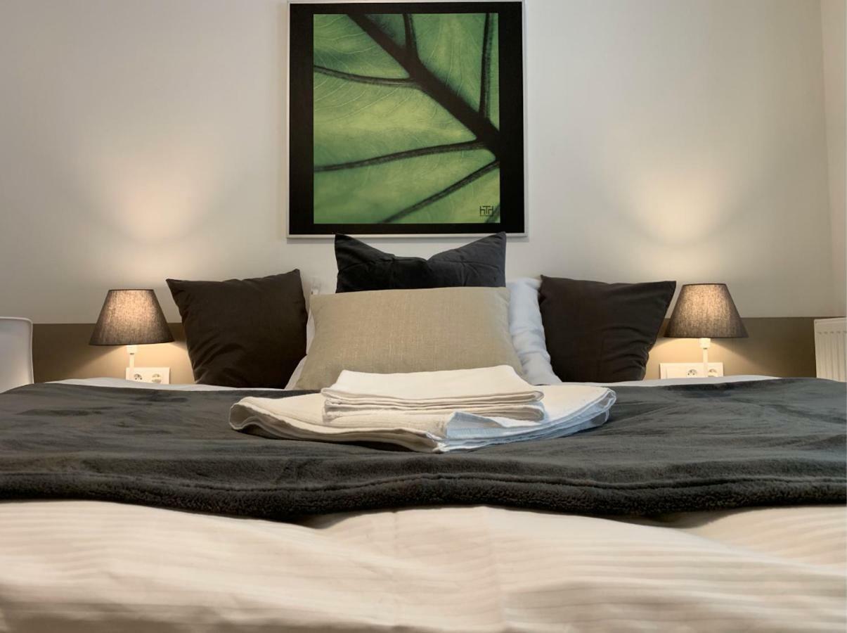 Ap 1 - Apartments 4U Brezinova "Overnight Simply" Hradec Králové Екстериор снимка