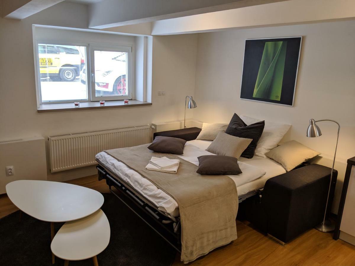 Ap 1 - Apartments 4U Brezinova "Overnight Simply" Hradec Králové Екстериор снимка