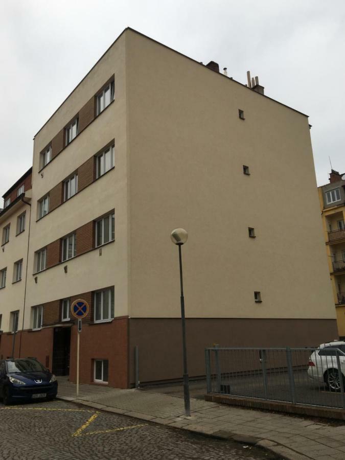 Ap 1 - Apartments 4U Brezinova "Overnight Simply" Hradec Králové Екстериор снимка